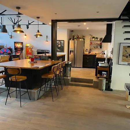 Loft Reims-fr 250m2 Privatifs, Piscine Interieure Chauffee, Et Parking Lägenhet