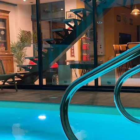 Appartement Loft Reims-fr 200m2 Privatifs, Piscine Intérieure Chauffée, Et Parking Reims