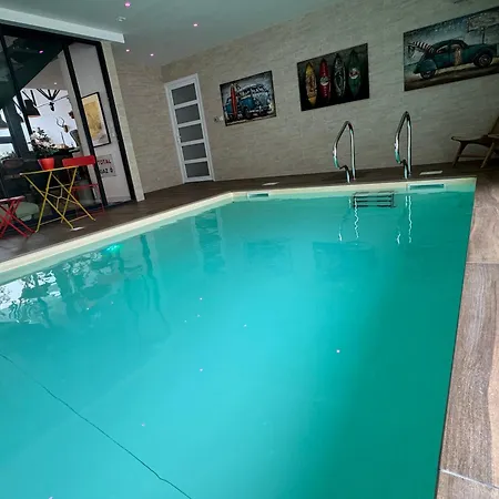 Loft Reims-fr 200m2 Privatifs, Piscine Intérieure Chauffée, Et Parking *
