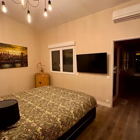 Loft Reims-fr 250m2 Privatifs, Piscine Interieure Chauffee, Et Parking アパート *