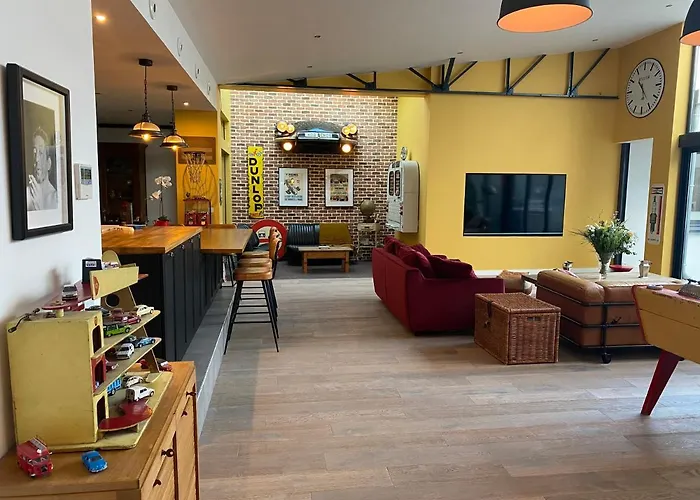 Apartment Loft Reims-fr 250m2 Privatifs, Piscine Interieure Chauffee, Et Parking *