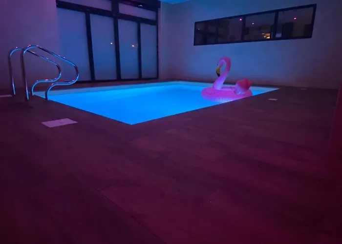 Loft Reims-fr 250m2 Privatifs, Piscine Interieure Chauffee, Et Parking Apartment Reims