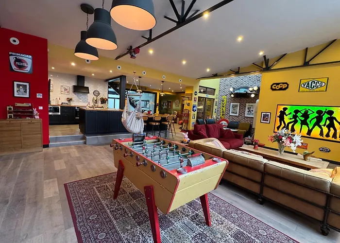 Apartment Loft Reims-fr 250m2 Privatifs, Piscine Interieure Chauffee, Et Parking *