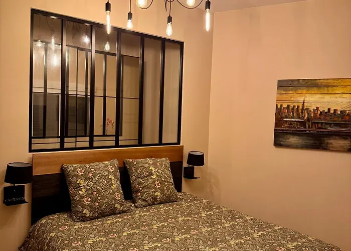 Loft Reims-fr 250m2 Privatifs, Piscine Intérieure Chauffée, Et Parking * Reims