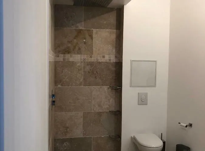 Loft Reims-fr 250m2 Privatifs, Piscine Intérieure Chauffée, Et Parking Reims